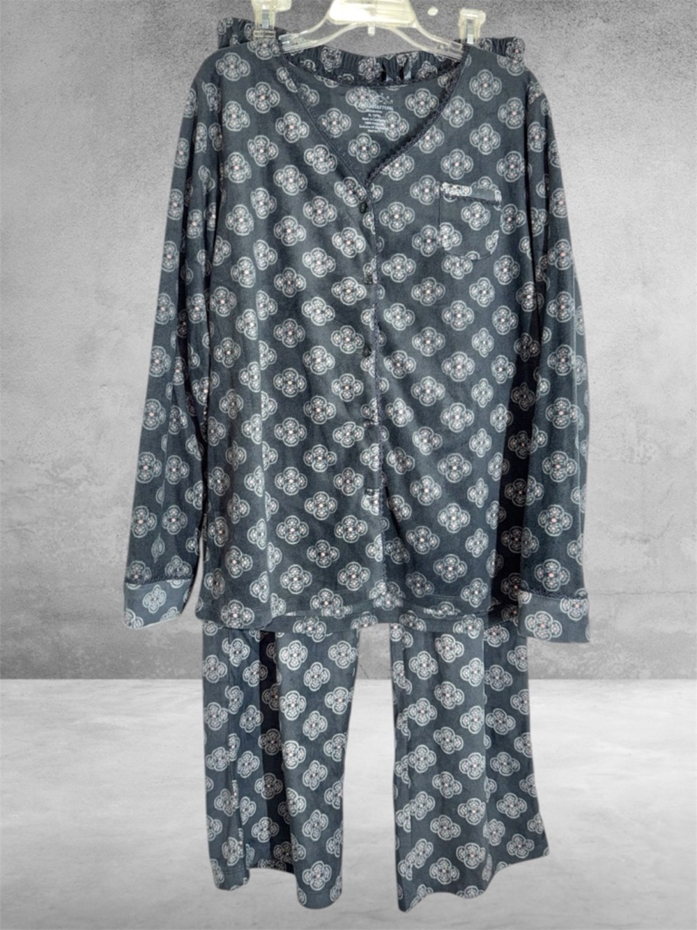 croft & barrow Gray Floral Medallion Long-Sleeve Pajama Set soft fleece size XL - Picture 12 of 12